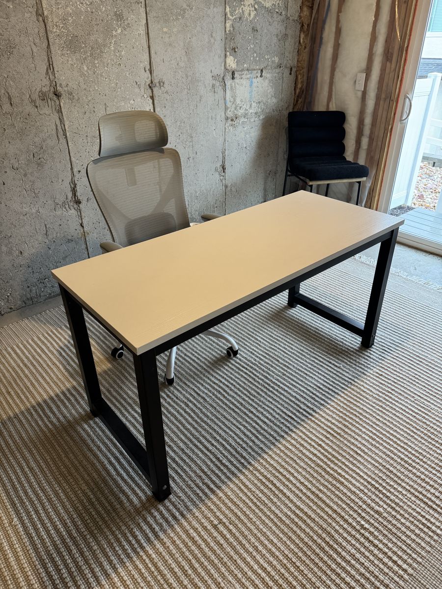Desk Black/White