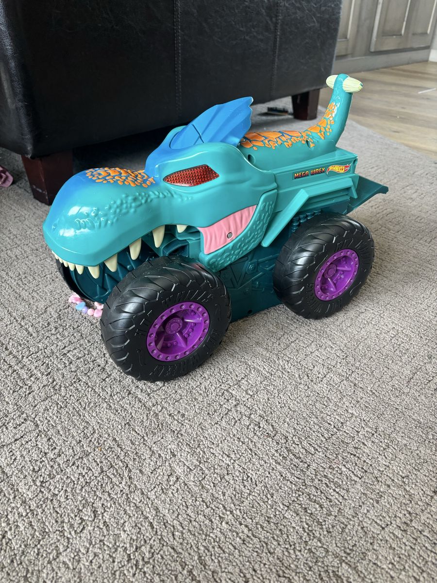 Hot Wheels Monster Trucks Car Chompin' Mega-Wrex Vehicle Play Set