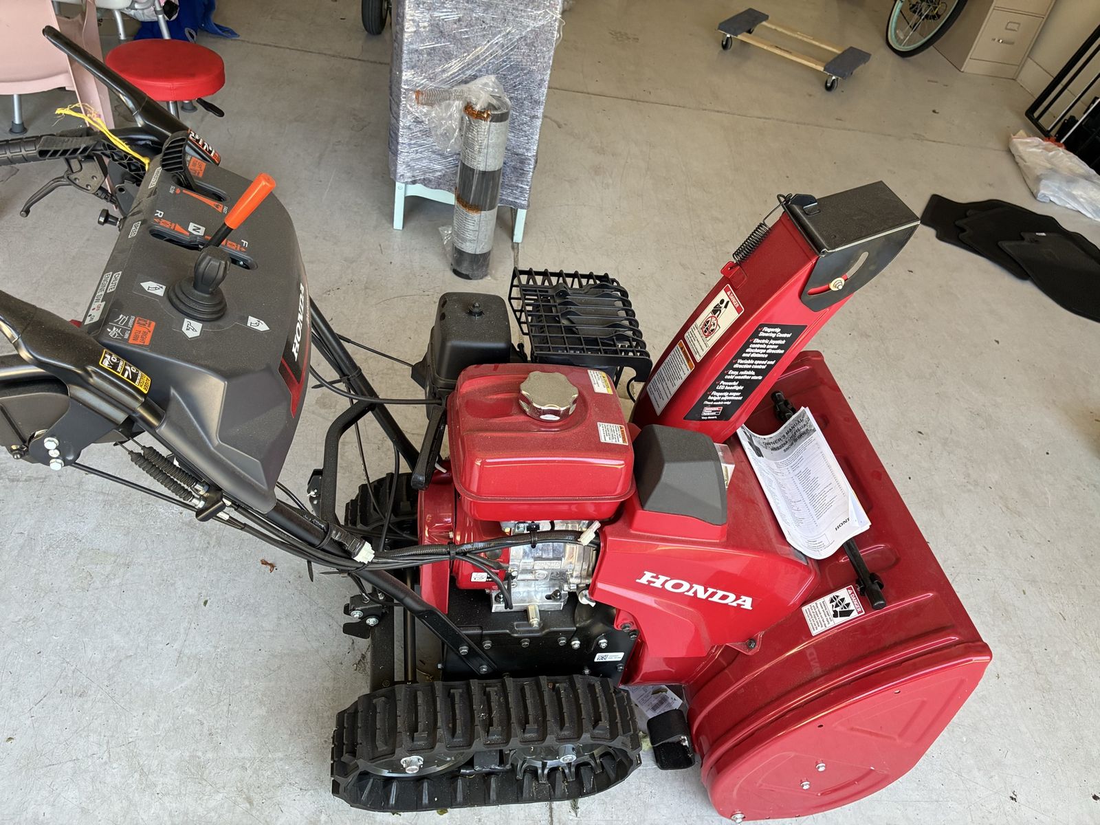 Honda HSS928ATD Snow Blower – Like New – Commercial Grade