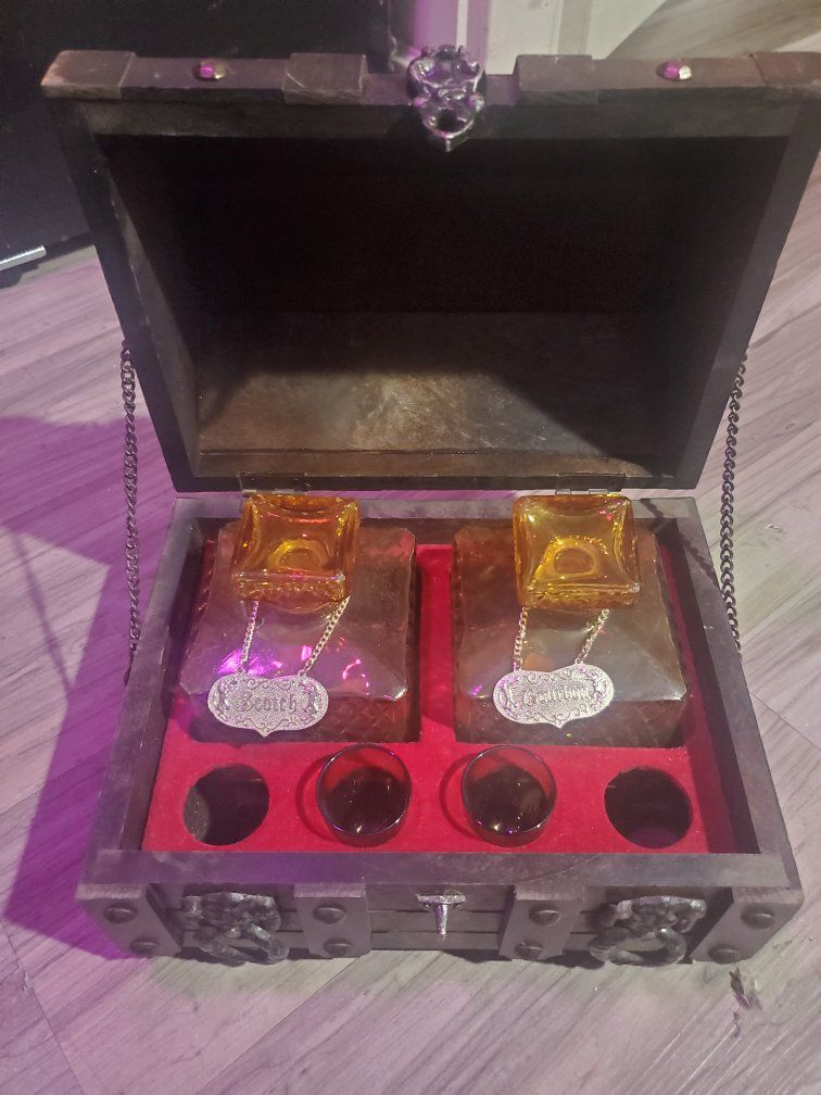Vintage Pirate Treasure Chest Decanter Set with Shot Glasses - Scotch & Bourbon Labels