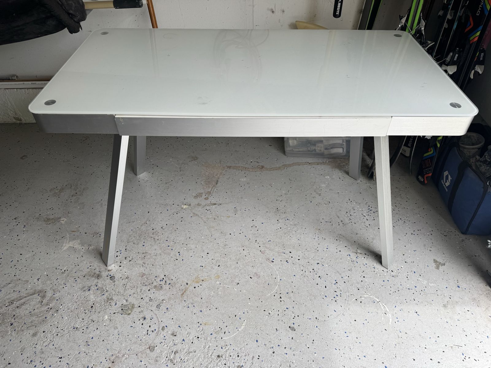 Main image 6