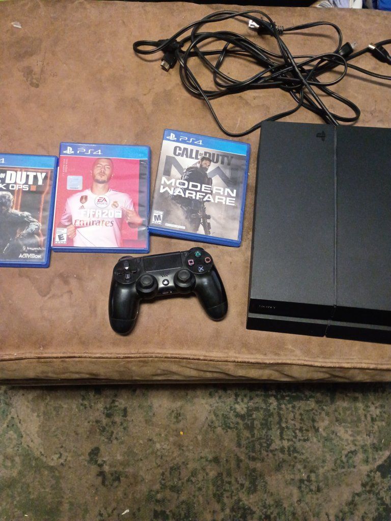 Sony PlayStation 4 Console Bundle with Controller and 3 Games