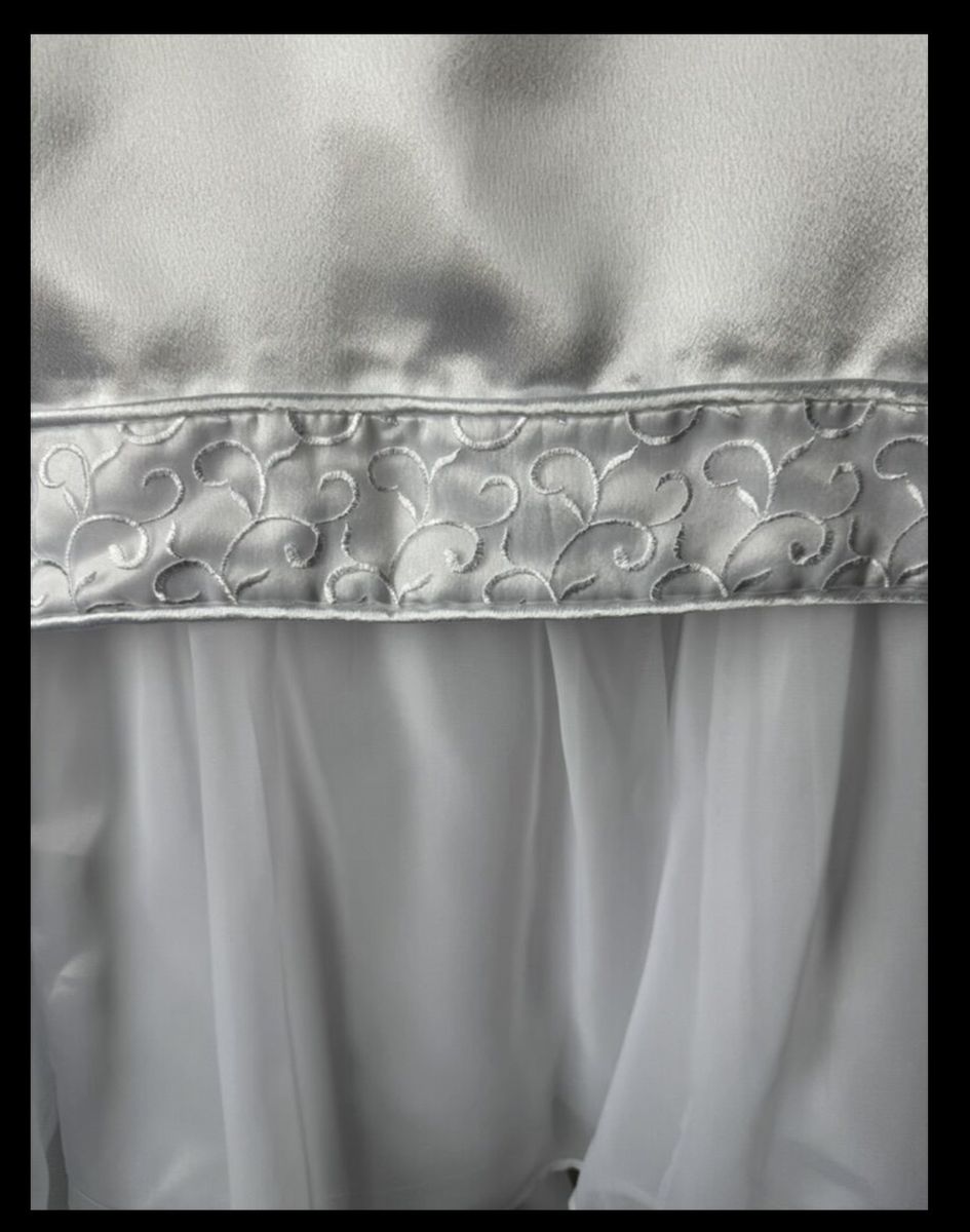 Main image 4