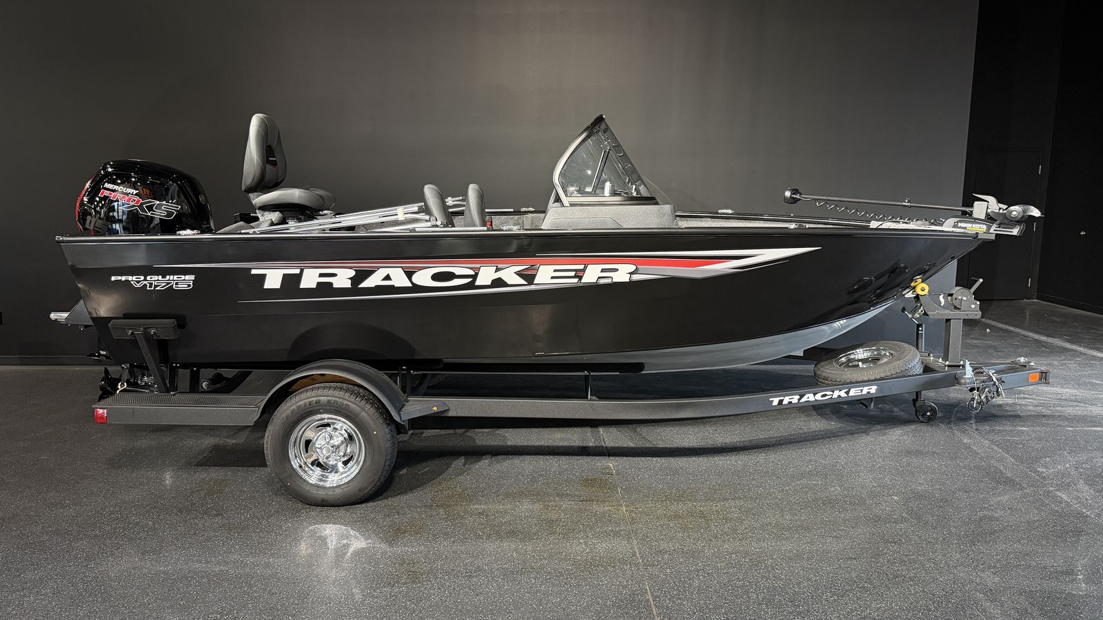 2026 Tracker Boats Pro Guide V-175 WT