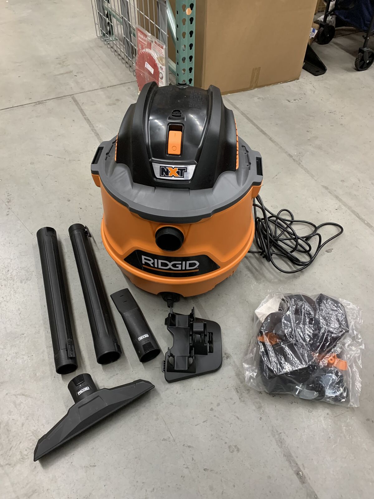 RIDGID 14 Gal. 6.0 Peak HP NXT Shop Vacuum Wet Dry Vac with Fine Dust Filter, Locking Hose, Wands and Attachments HD1400