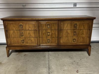 Mid-Century Modern 9-Drawer Dresser (Dixie)