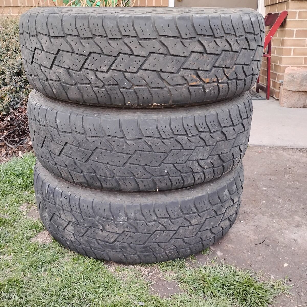 265/70 r16 grappler tires (3)