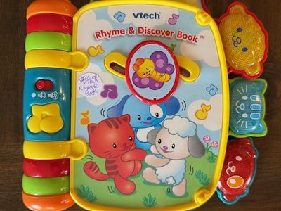 VTech Rhyme and Discover Book Toddler/Kids Toy with Sounds and Touch Feel Learn