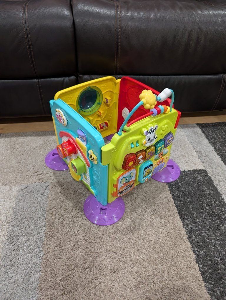 Baby activity cube