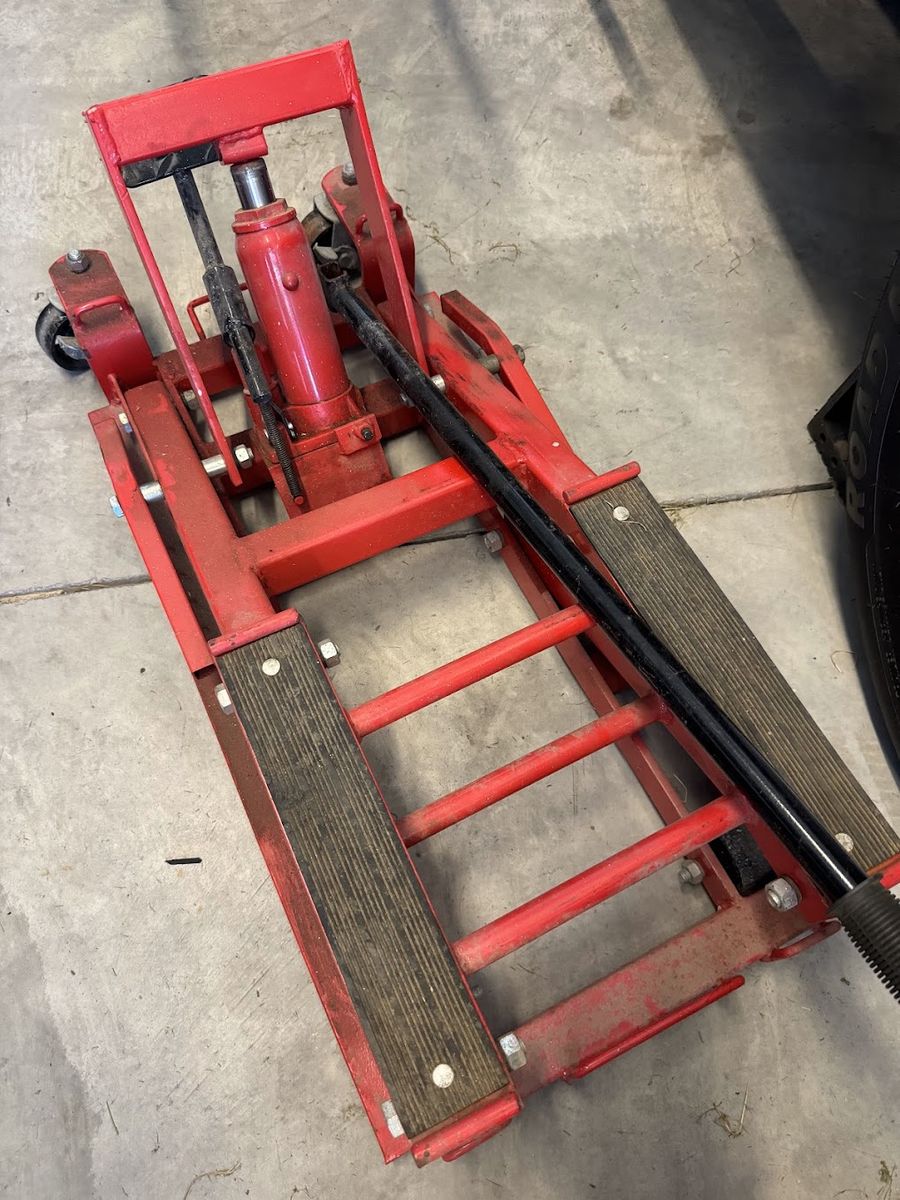 Black Jack Motorcycle Jack - Hydraulic Lift Stand