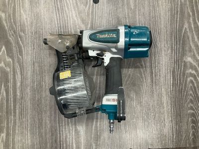 MAKITA 2-1/2 inches 15° Siding Coil Nailer