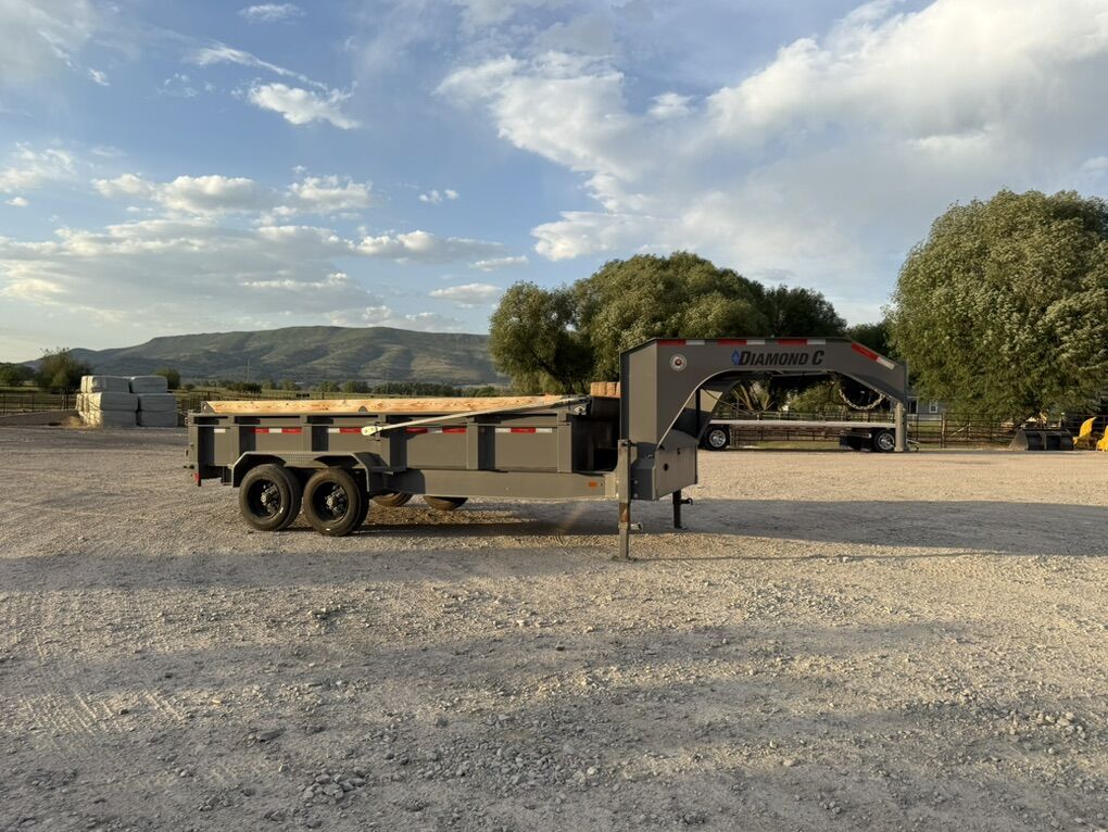New 2023 Diamond C LPT 16' Dump Trailer