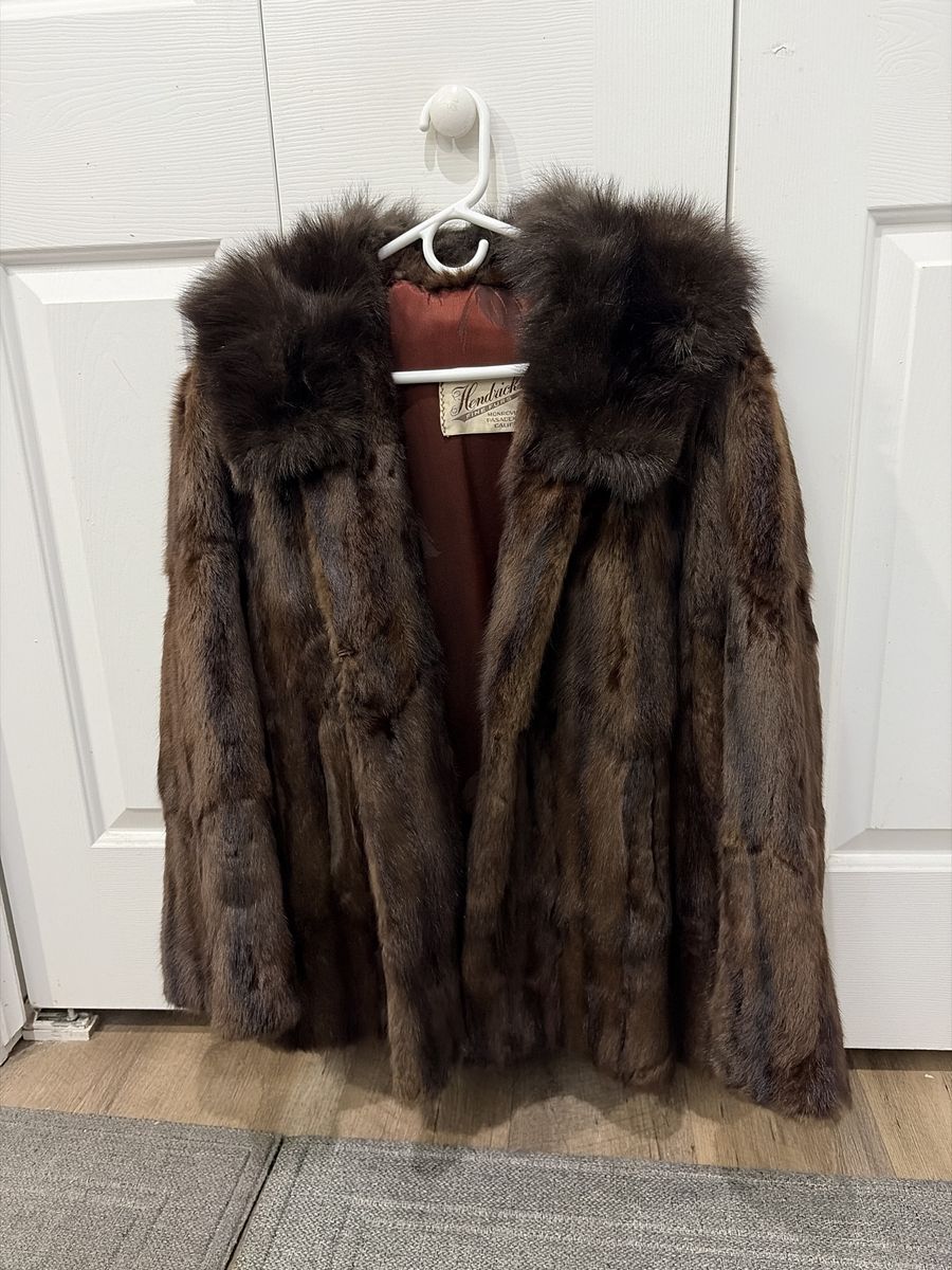 Hendricks Vintage Like New  Mink coat-size medium