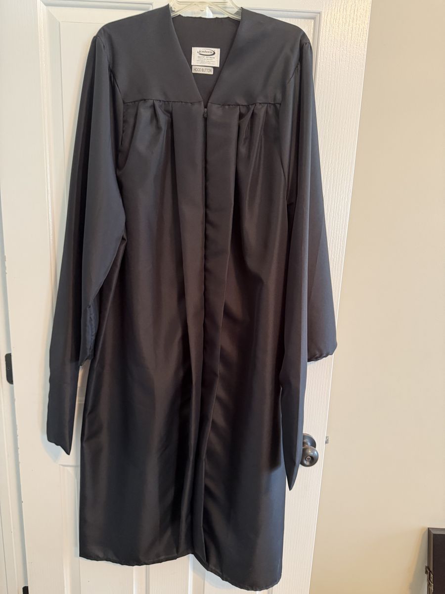 Josten's Masters Graduation Gown