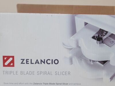 White Zelancio Triple Blade Spiral Slicer