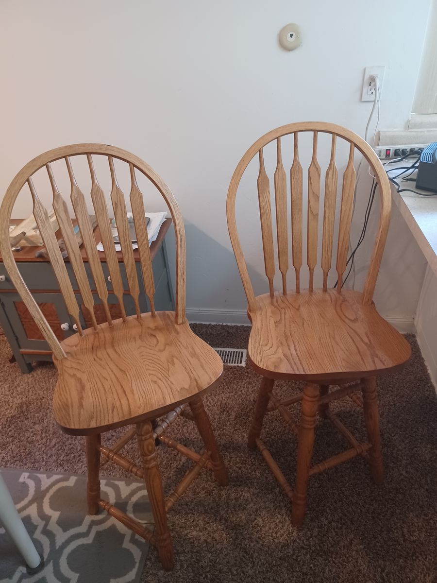 2 Bar Stools