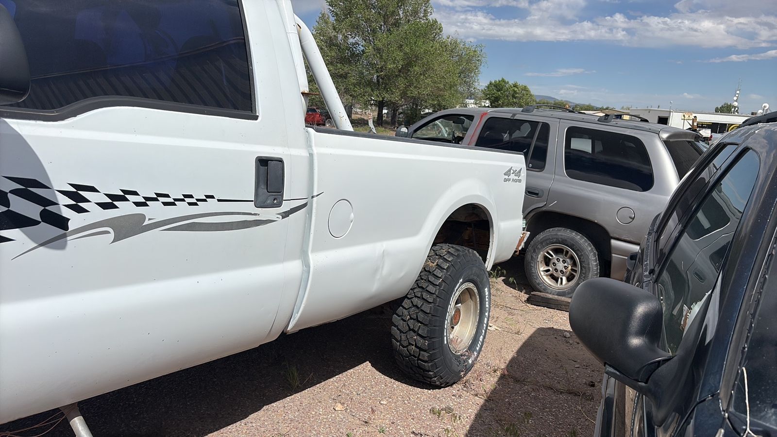 Nice White 8' Truck bed for 1999 - 2006 Ford F250 or F350