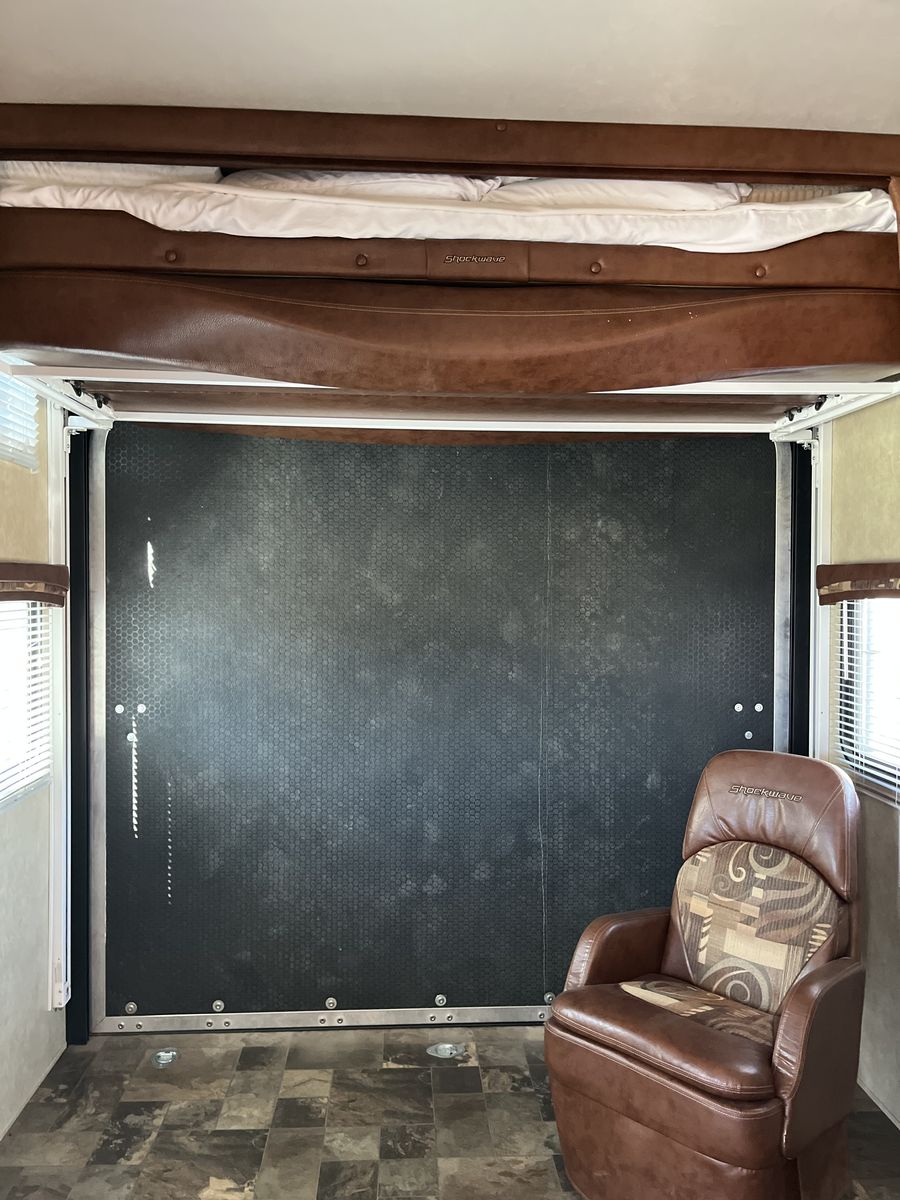 Main image 12