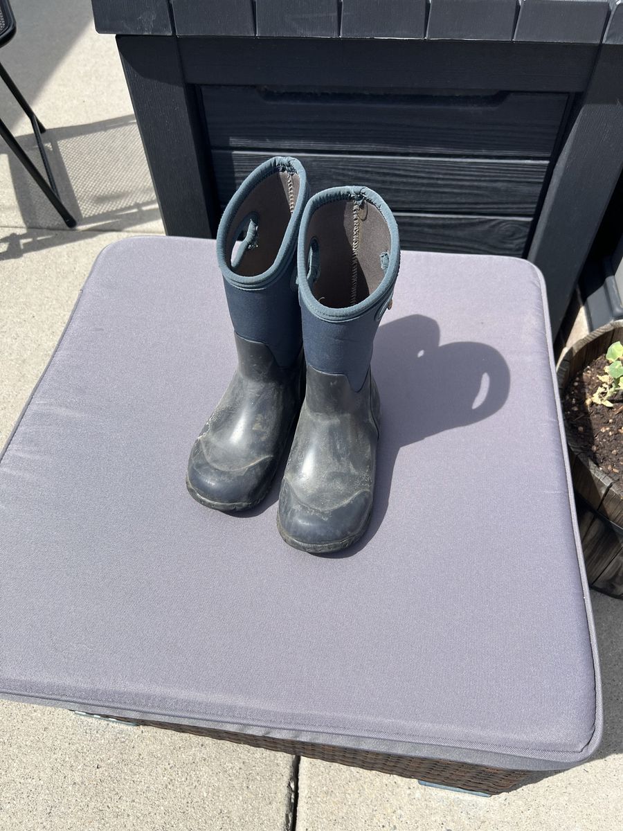 Bogs Kids Waterproof Insulated Boots – Navy –