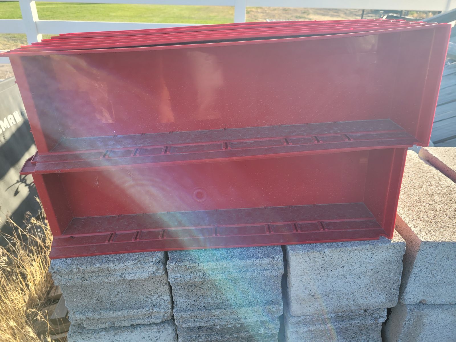 Bolt bins