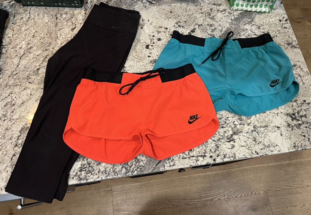 Nike 3/4 Leggings And Shorts - Women's