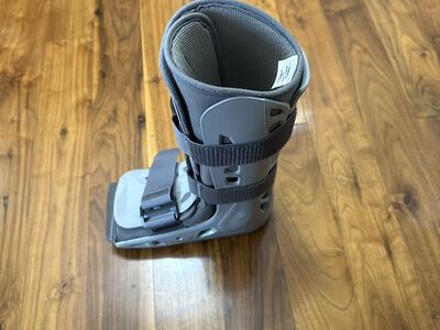 Size Small Female Walking Boot with Air