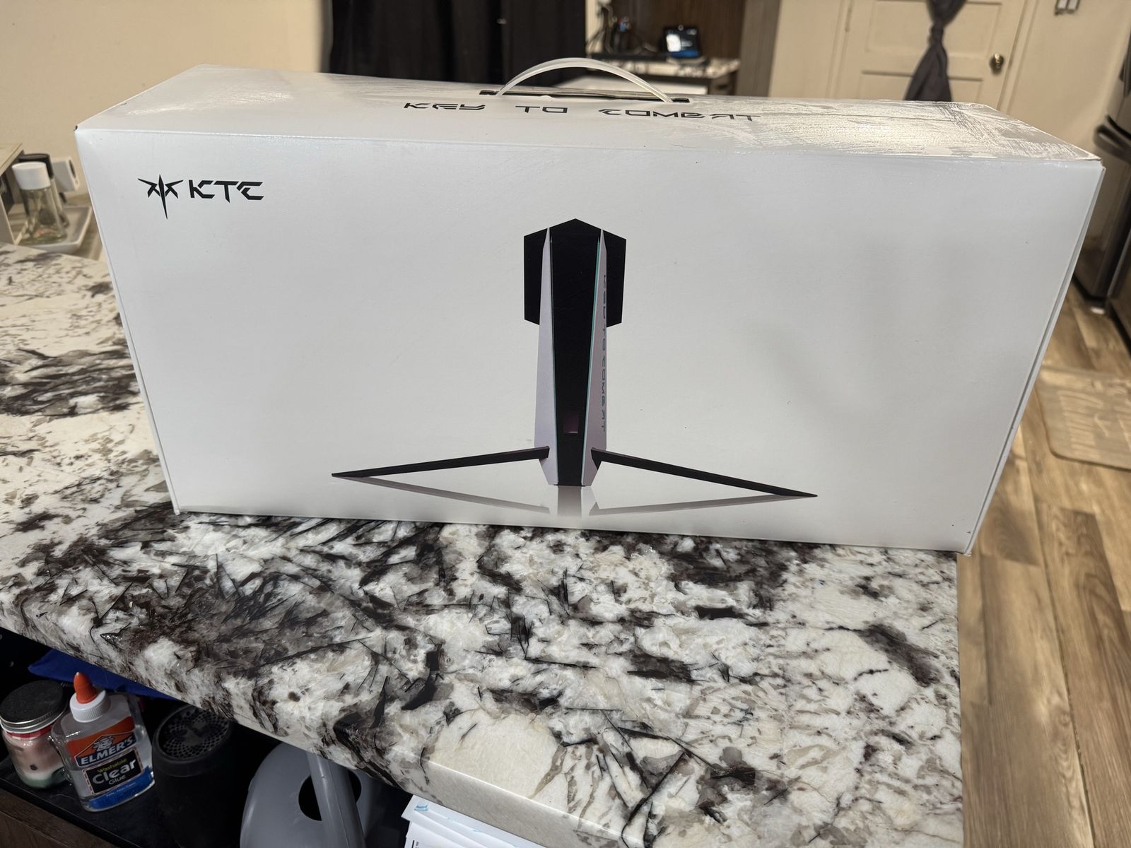 Key to combat 48” monitor with 2 27” slight curved z-edge monitors