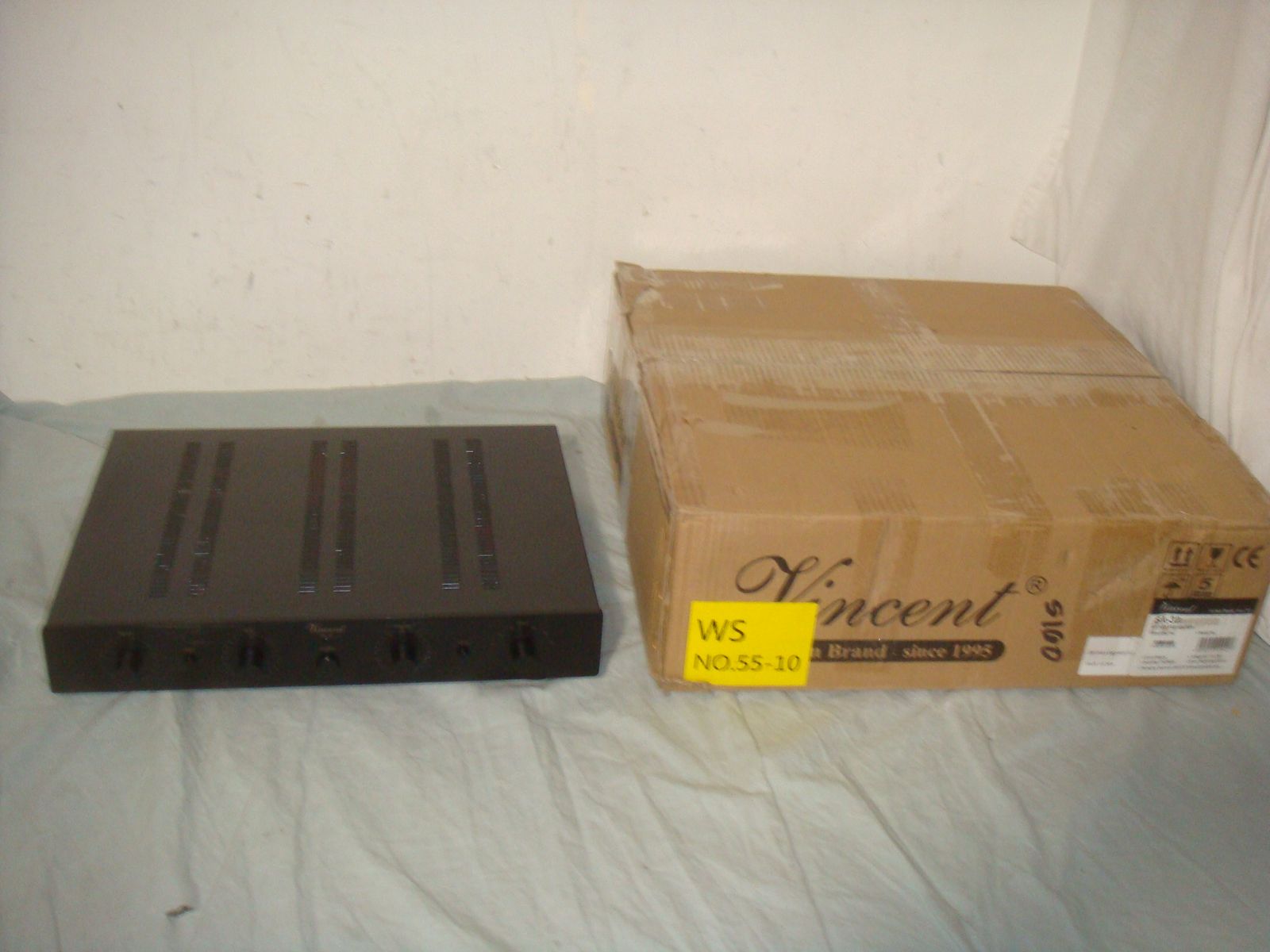 VINCENT AUDIO SA-32 HYBRID STEREO PREAMPLIFIER BLACK - EXCELLENT!