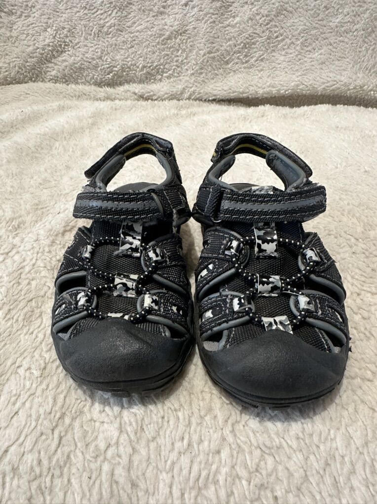 Buster Brown Toddler 6 Like New Hiking Sandals