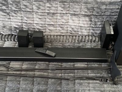 Samsung 5.1 Surround Sound System W/Towers