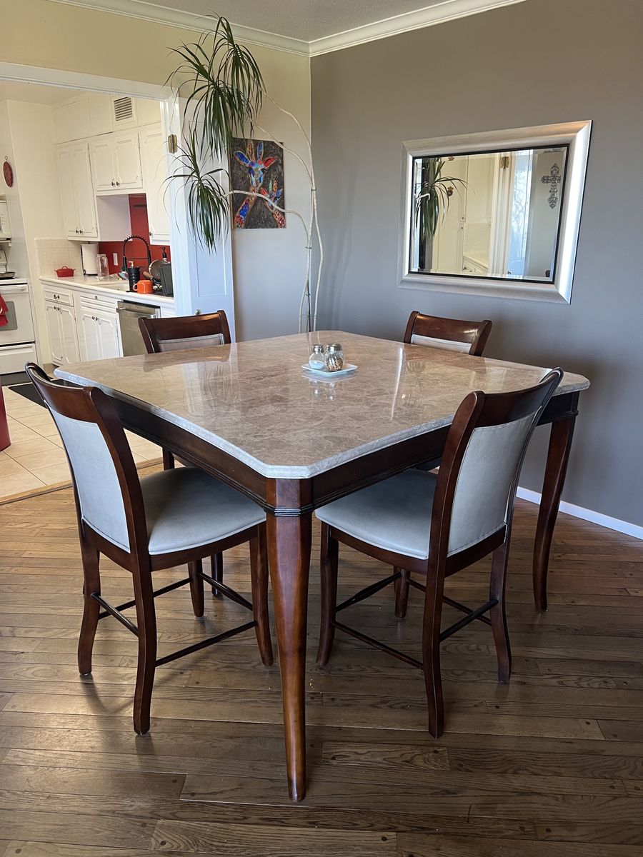 Dining room table
