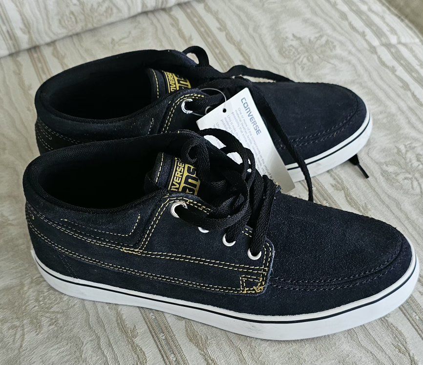 Converse Black Suede Lace-Up Shoes with White Soles - New with Tags
Men's 8.5