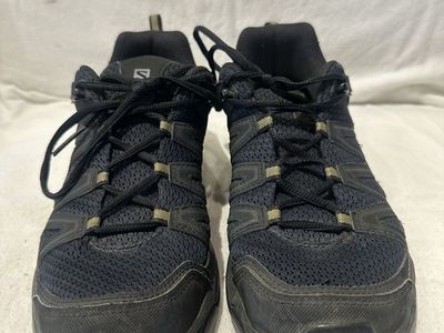 Salomon men’s size 10 navy/black mesh and leather hiking shoes