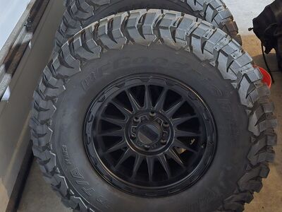 Bfgoodrich 37x13.50 R18 With KMC Wheels