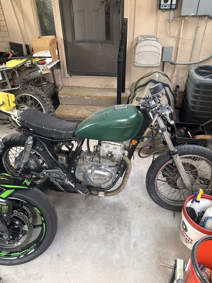 Kawasaki KZ400 Cafe Racer Project - Green - 4-Stroke Engine - Road Bike Parts/Used