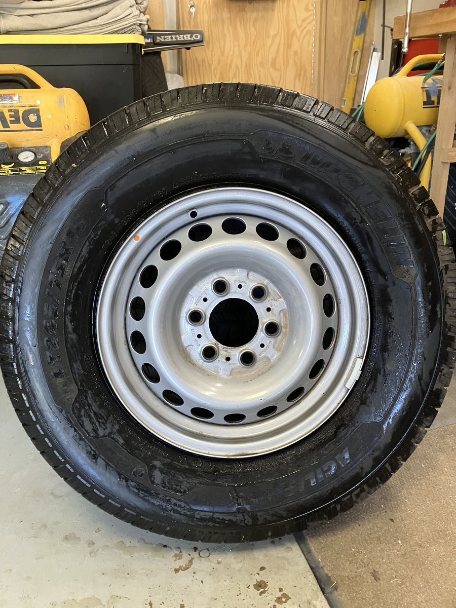 Mercedes Sprinter van takeoff wheels and tires