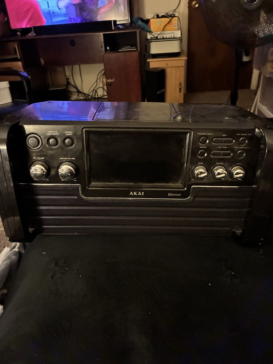 Akai Bluetooth Karaoke Machine with Screen and Built-in Speakers