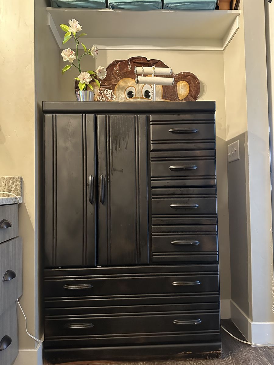 Dresser armoire
