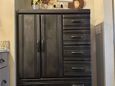 Dresser armoire