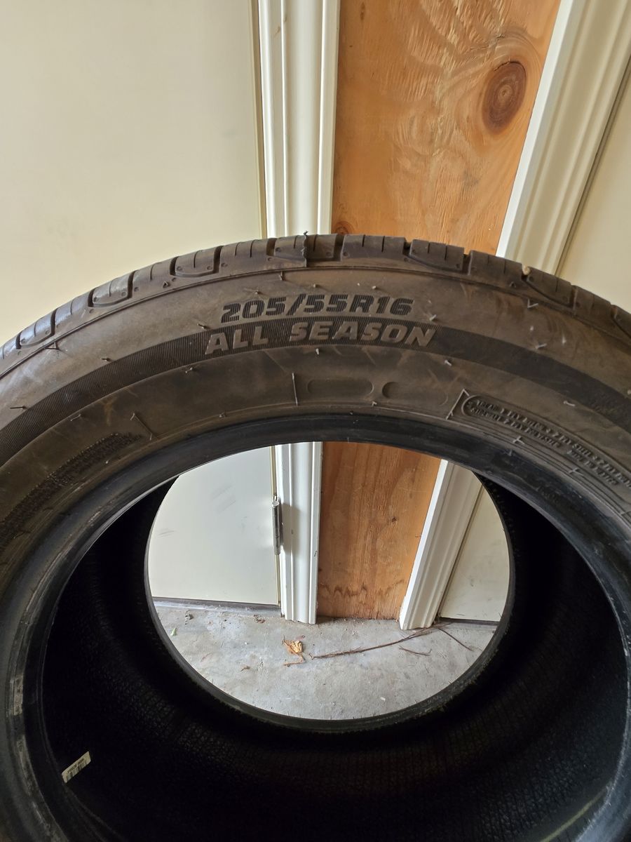 Road Control 2 All Season Tire 205/55R16 Used