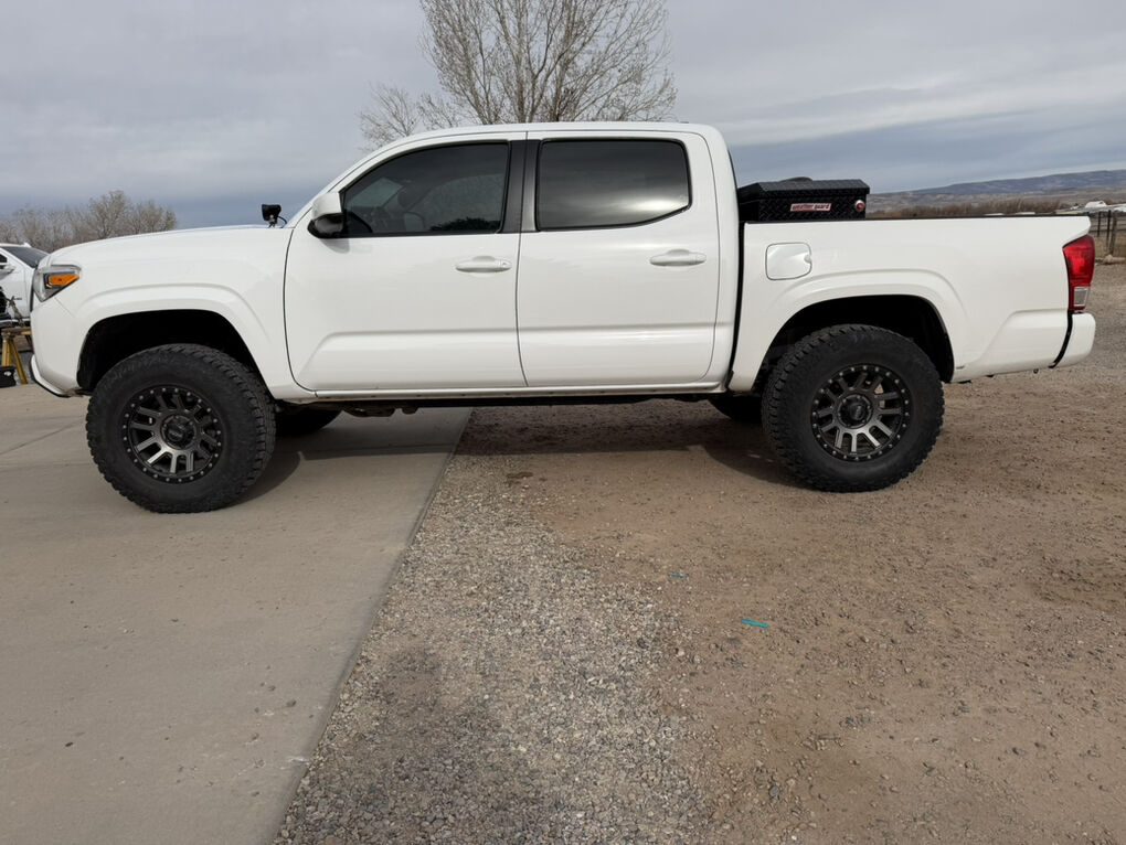 2016 TOYOTA TACOMA SR5