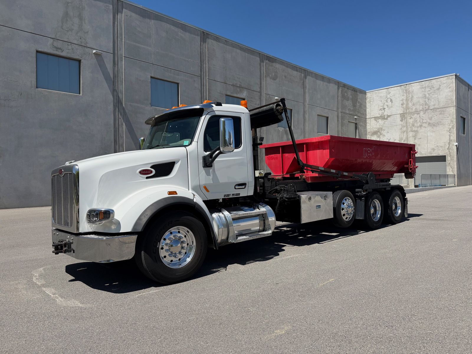 Cummins! Peterbilt 567 Roll Off Dumpster Truck