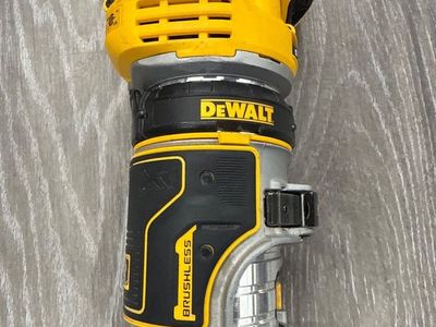 DEWALT 20V ROUTER W/ BATTERY
