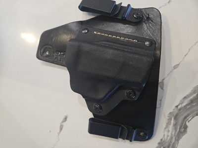 Black Arch IWB for Taurus PT709 slim