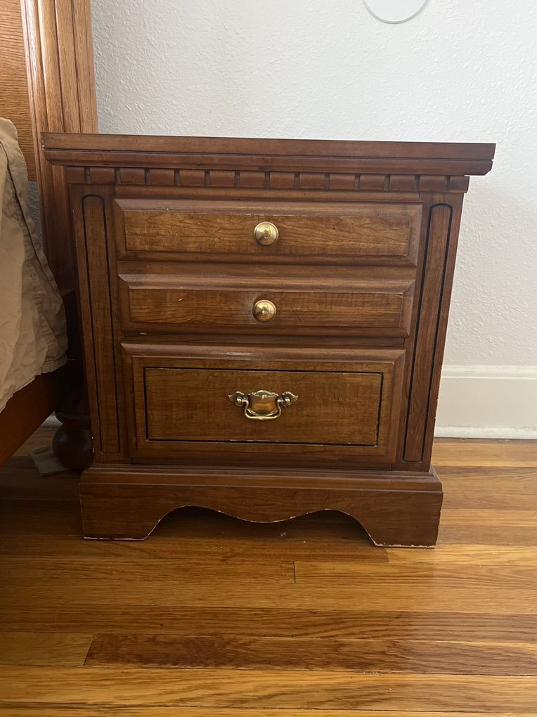 Nightstands （Matching Set）
