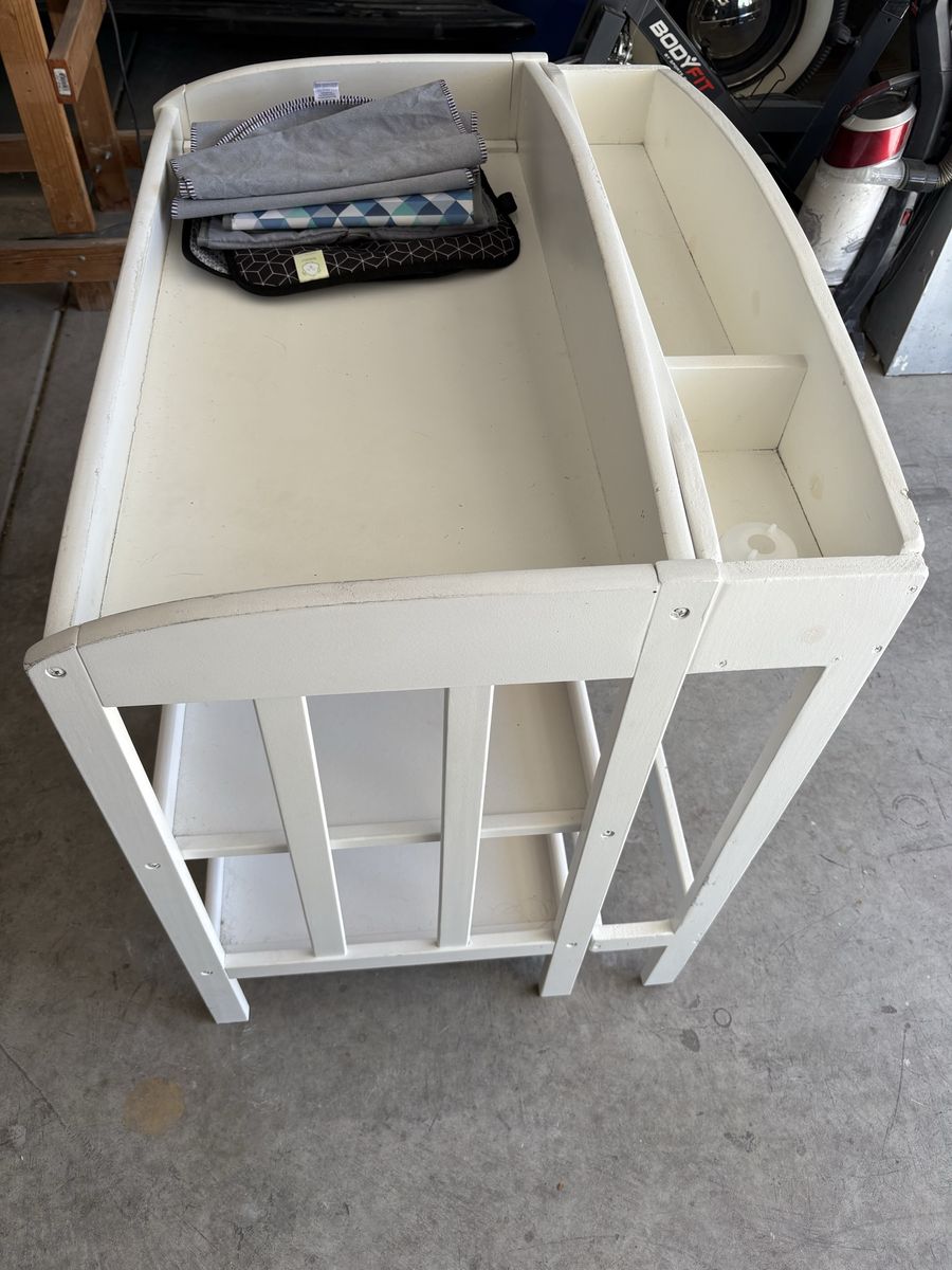 Diaper changing table
