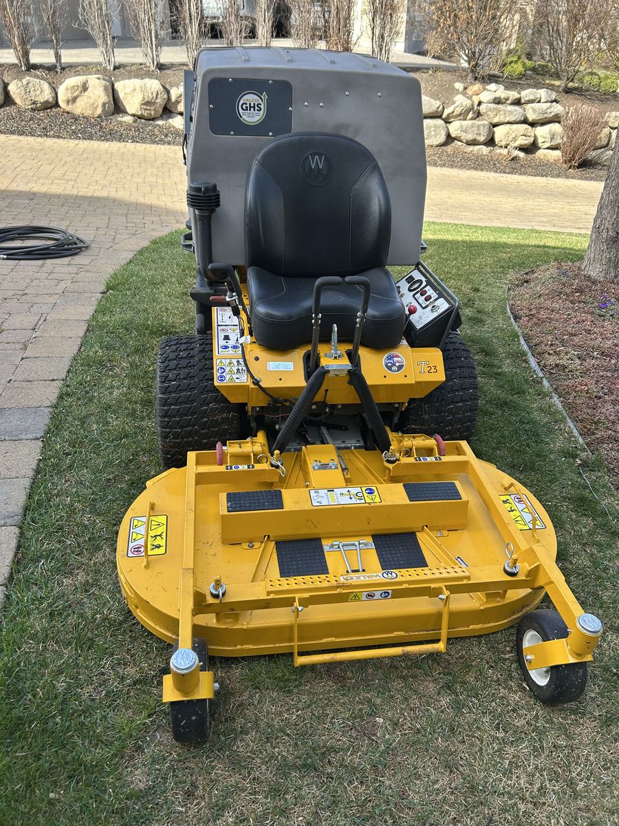 2022 Walker Commercial Lawn Mower T23