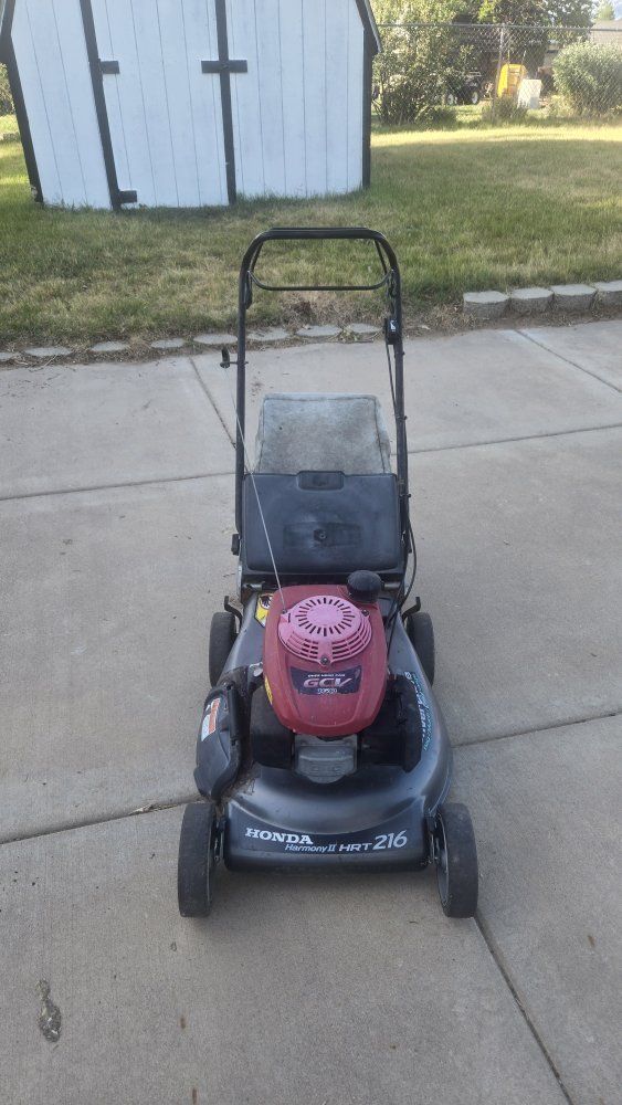 honda hrt216 lawn mower