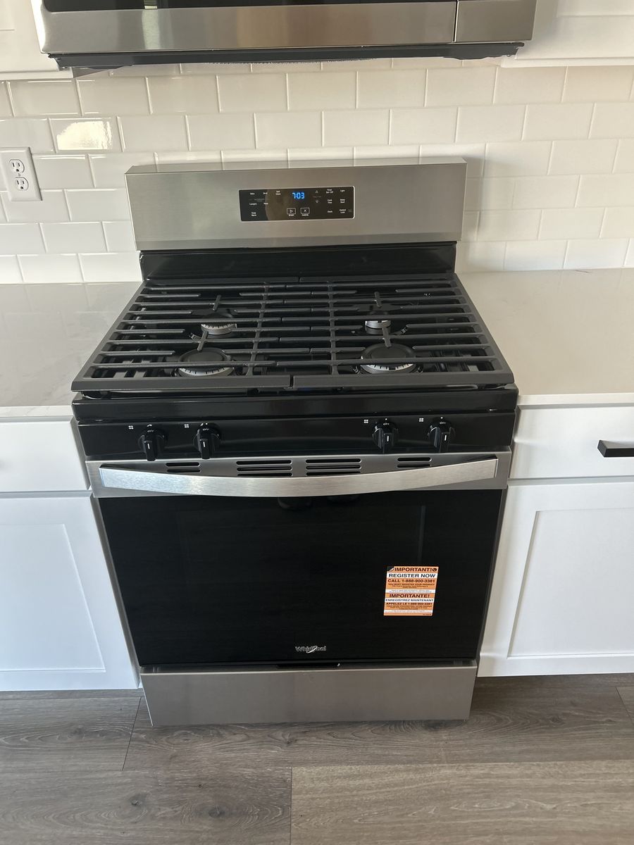 Whirlpool WFGS3530RS0 Stainless Steel Gas Range Oven