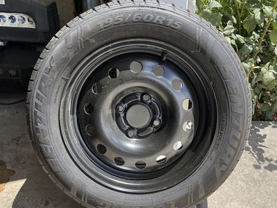 195/60R15 tire